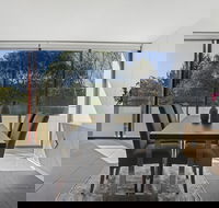 HomeHotel Brand New Ultra Luxe Apartment - Accommodation NSW