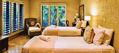 Oceans Edge Beach House At Oak Beach - Accommodation NSW 4