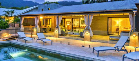 Oceans Edge Beach House At Oak Beach - Accommodation NSW 2