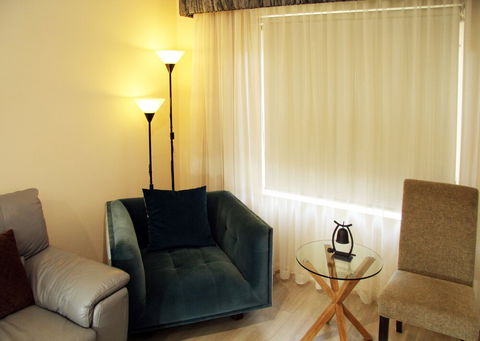 Adelaide CBD Apartment - 3BR, 2Bath & Carpark - Accommodation NSW 5