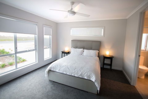 Wellington Lake Retreat - Accommodation NSW 4
