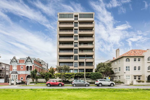 Exquisite 2 Bedroom Beach City Views - Accommodation NSW 1