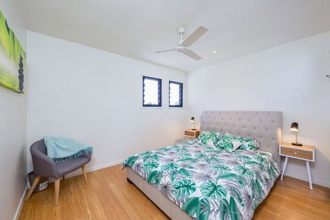 Gold Coast Stunning Waterfront Retreat By Hostrelax - Accommodation NSW 7