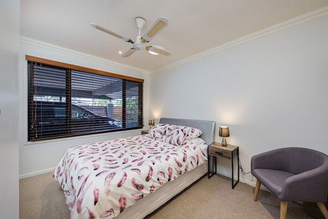 Gold Coast Stunning Waterfront Retreat By Hostrelax - Accommodation NSW 4