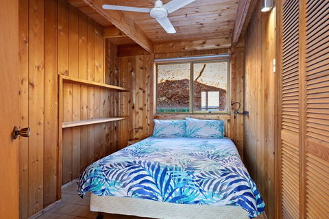 Cliffs End Beach Shack 105 Gold Coast Drive Carrickalinga - Accommodation NSW 7