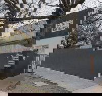 Heart of Highett Apartment by Ready Set Host - Accommodation NSW