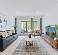HomeHotel New  Walking to Shopping Super Clean - Accommodation NSW