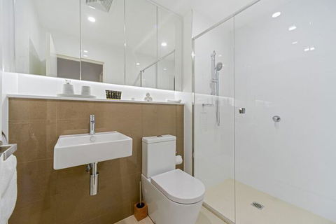 HomeHotel New & Comfort 3 Bedrooms - Accommodation NSW 5