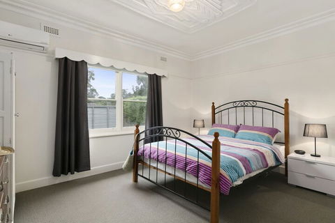Vintage Sunrise PET Friendly - Accommodation NSW 7