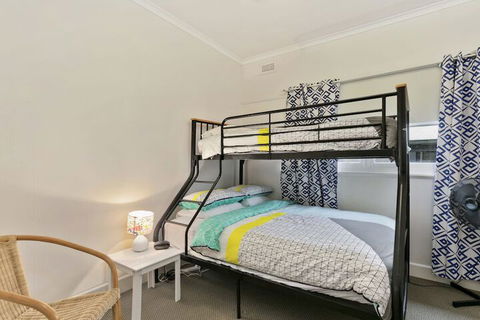 Vintage Sunrise PET Friendly - Accommodation NSW 2
