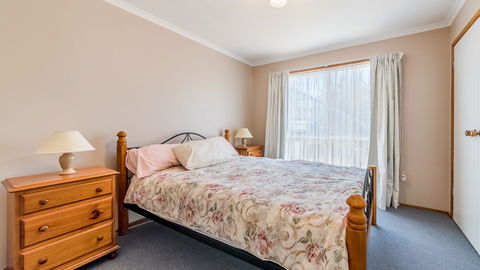 THE Lighthouse Surf Side - Accommodation NSW 4