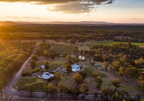 Ironbark Villa 1 - Accommodation NSW 2