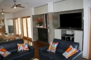 Maleny Grove - Accommodation NSW 3