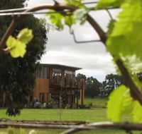 Bettenay Loft Spa Apartment  Lakeview Chalets - Accommodation NSW