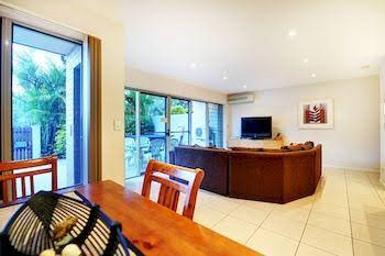Coffs Beach Houses - Accommodation NSW 4