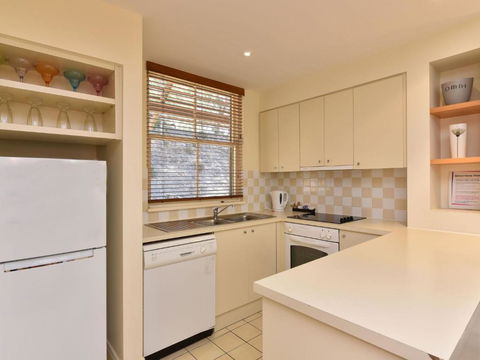 Villa Shiraz Located Within Cypress Lakes - Accommodation NSW 2