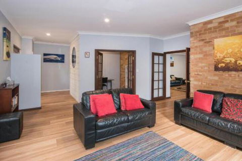 Family Friendly Holiday Haven - Accommodation NSW 5