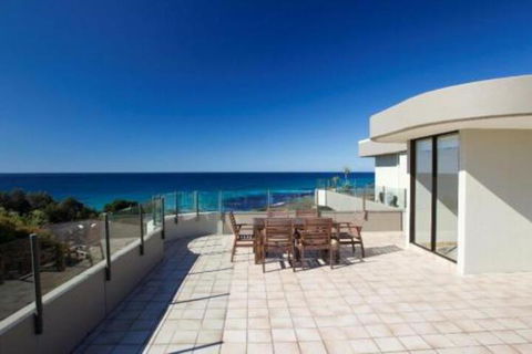 Pinnacle Unit 701 45 49 Head Street - Accommodation NSW 2