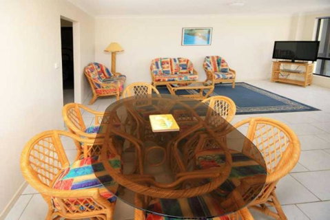 Hi Surf Unit 1 92 Head St. Forster - Accommodation NSW 2