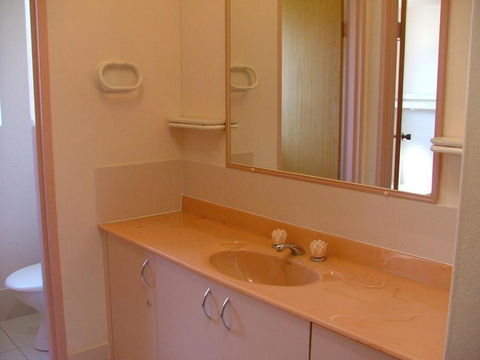 Renas Court Unit 6 72 Little Street - Accommodation NSW 1