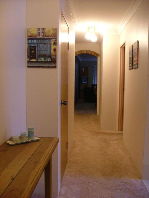 Renas Court Unit 6 72 Little Street - Accommodation NSW 3