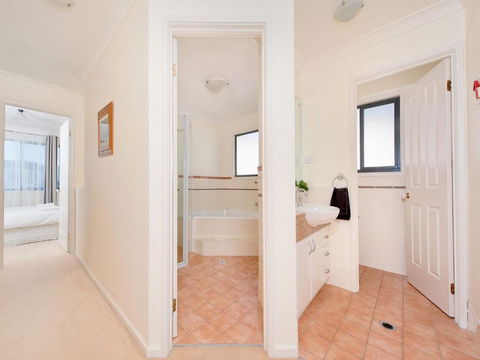 Portovenere Fishermans Bay - Accommodation NSW 6