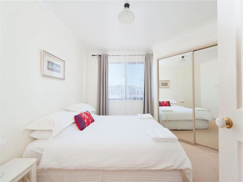 Portovenere Fishermans Bay - Accommodation NSW 5