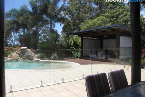 Takura Heights Modern Country Apartment With Pool Access - Accommodation NSW 2