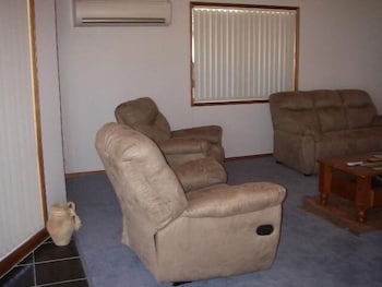 The Real McCoy Holiday Accommodation - Accommodation NSW 5