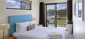 Main Beach Apartments - Accommodation NSW 4