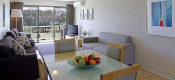 Main Beach Apartments - Accommodation NSW 5