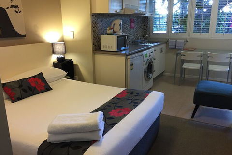 Brisbane Street Studios - Accommodation NSW 3