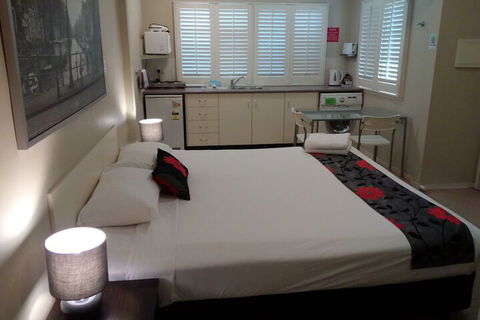 Brisbane Street Studios - Accommodation NSW 6