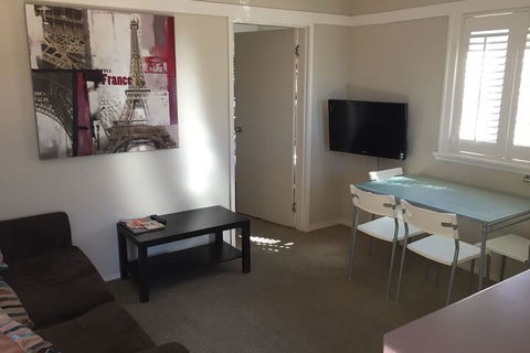 Brisbane Street Studios - Accommodation NSW 7