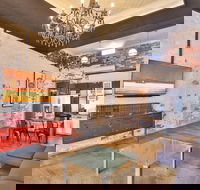 Indulge Apartments - Eighth Street - Accommodation NSW