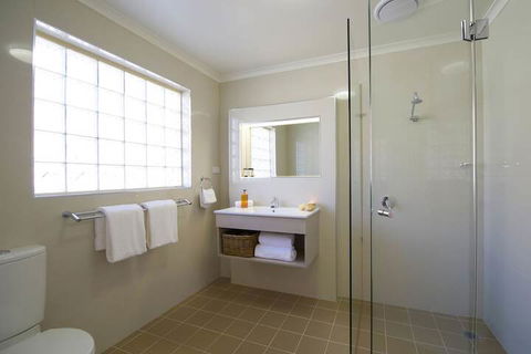 Marty's @ Little Beach - Accommodation NSW 4