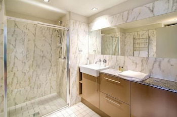 Wyndel Apartments - Harbour Watch - Accommodation NSW 4