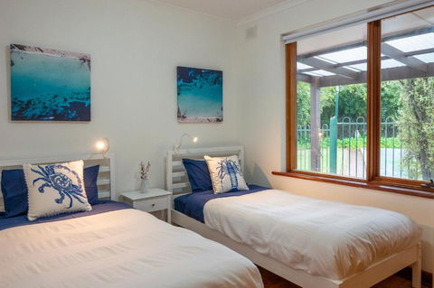 Linger Longer Vineyard Bed & Breakfast - Accommodation NSW 5