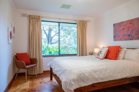 Linger Longer Vineyard Bed & Breakfast - Accommodation NSW 1