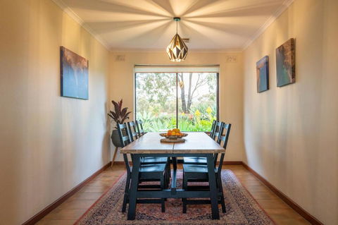 Linger Longer Vineyard Bed & Breakfast - Accommodation NSW 4