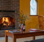 Linger Longer Vineyard Bed  Breakfast - Accommodation NSW
