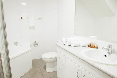 Copacabana Shores - Accommodation NSW 4