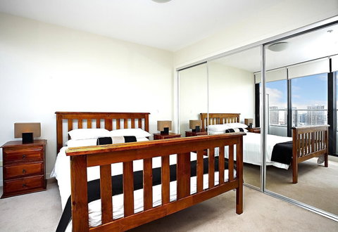 Astra Apartments - Docklands - Accommodation NSW 2