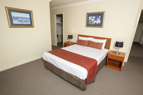 Springwood Tower Apartment Hotel - Accommodation NSW 5