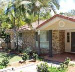 FRANGIPANI BEACH HOUSE PET FRIENDLY 22 Belbourie Cres Boomerang Beach - Accommodation NSW