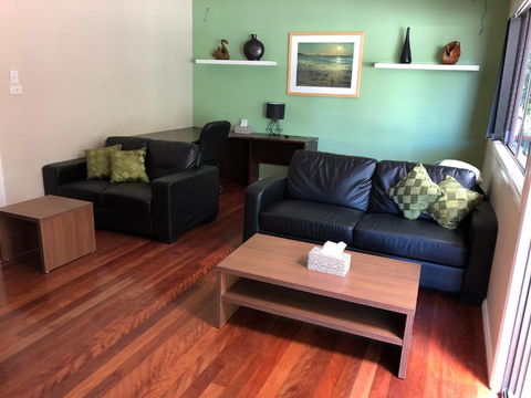 Jean Street Home Away From Home - Accommodation NSW 6