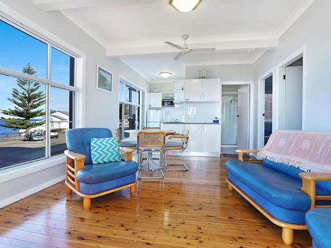 Beachcomer Unit 1 The Entrance NSW - Accommodation NSW 6