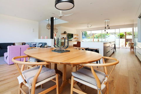 Spectacular Bilgola Beachhouse - Accommodation NSW 2