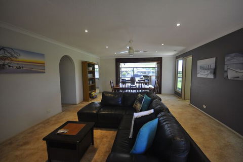 Bribie Island Canal Holiday Destination - Accommodation NSW 7