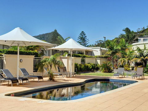 Views Views & More Views Sub Penthouse In Shoal Bay - Accommodation NSW 2